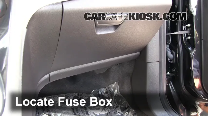 2013 Ford C-Max Hybrid SEL 2.0L 4 Cyl. Fuse (Interior) Replace